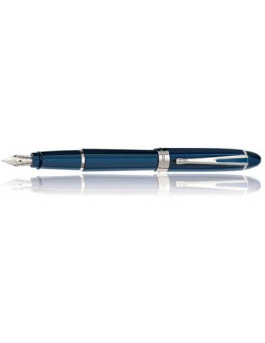 Aurora Deluxe Ipsilon Fountain Pen (Blu Xtra Fine) brillant des détails fins